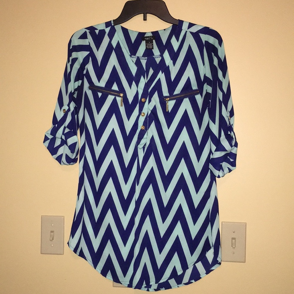 Women’s Quarter Button-up Blouse